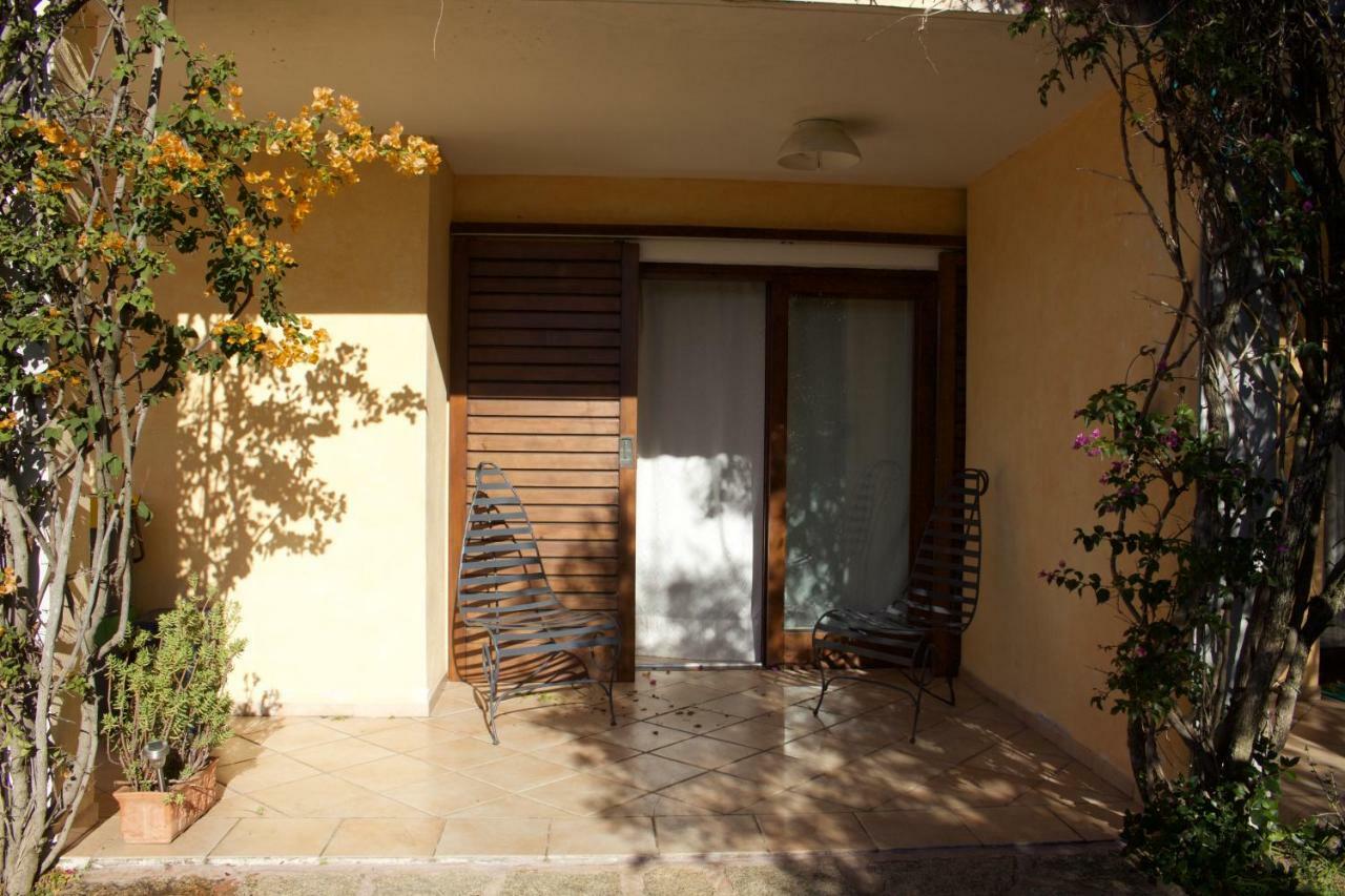 La Casa Blu Villa San Pantaleo Exterior photo